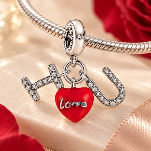 I Love U piros szív lógós charm Pandora stílusú karkötőn