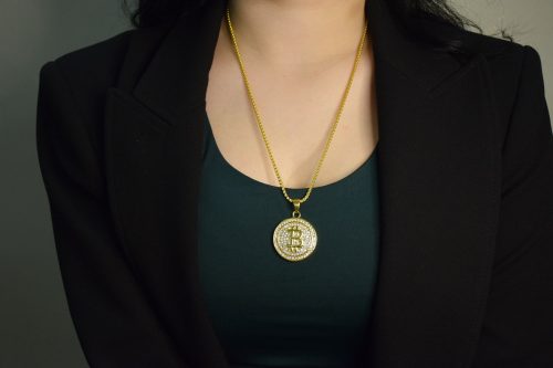 Arany Színű Köves Bitcoin Kriptos Medál