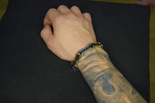 Nemesacél Férfi Ezüst / Arany Színű Görög Mintás Maszkulin Karkötő 21CM / 12MM