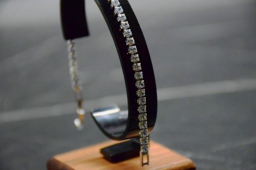 Ezüst Színű Fehér Köves Karkötő 18CM / 3MM