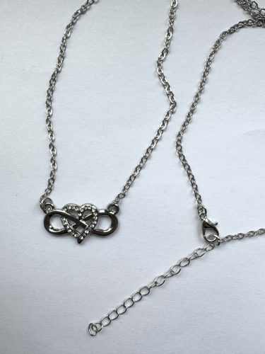 Nemesacél Ezüst Színű Szives Köves Nyaklánc